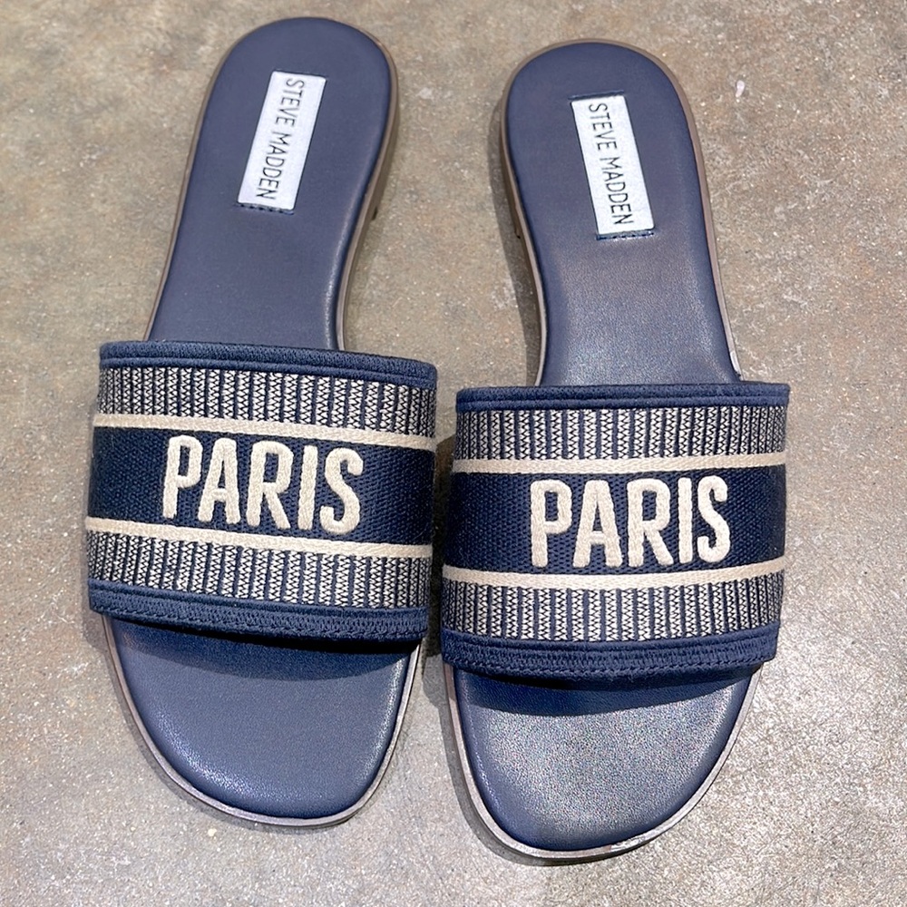 STEVE MADDEN “KNOX” PARIS SANDAL. BRAND NEW. SIZE 7.0 NAVY MULTI.